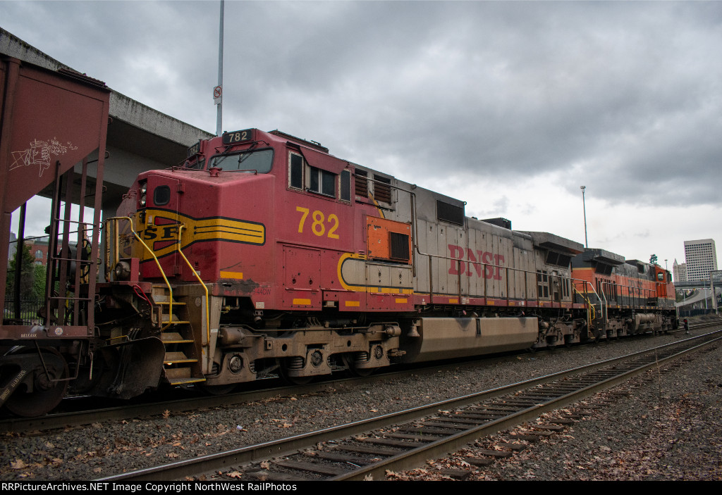 BNSF 782 + 987